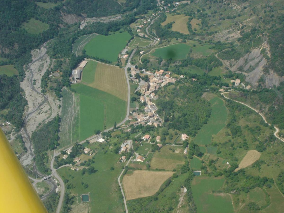 Comme Chez Vous Villa Bayons Exteriör bild