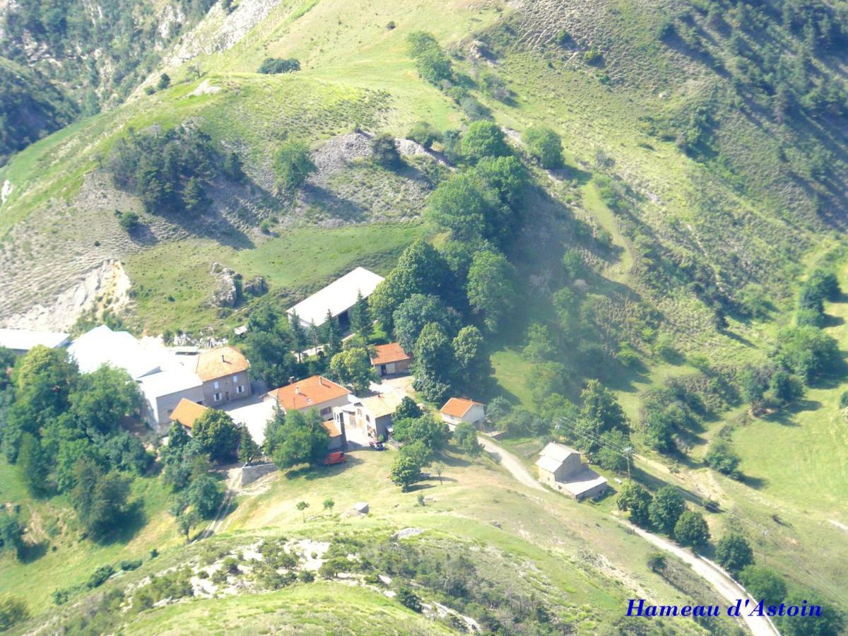 Comme Chez Vous Villa Bayons Exteriör bild